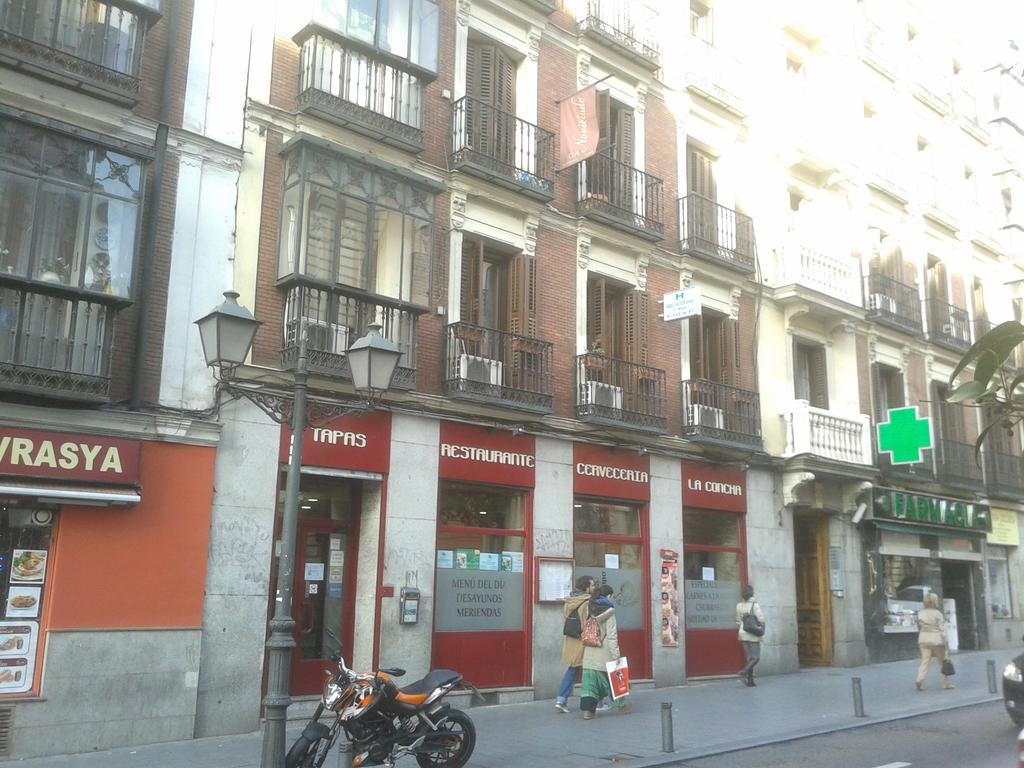 Hostal New Life Madrid Exterior foto